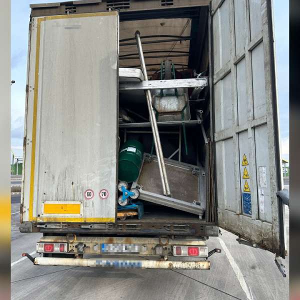 Peste 48 tone deşeuri oprite la intrarea în țară în PTF Nădlac II și Borș II