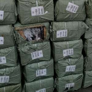 Peste 2.200 de bunuri susceptibile a fi contrafăcute, în valoare de aproximativ  564.000 de lei, descoperite în PTF Bechet