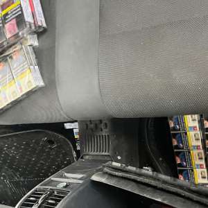 44.400 de țigarete ascunse într-un autoturism descoperite în P.T.F. Giurgiu-Ruse