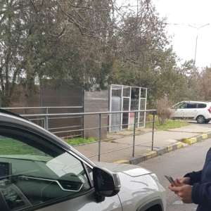 Remorcă neînmatriculată, descoperită în trafic, la ieșirea din România