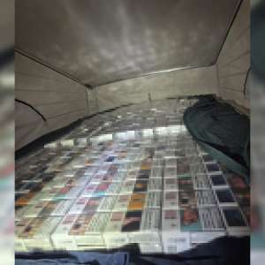 1.680 pachete cu țigări ascunse în bagaje şi în plafonul unui autoturism, descoperite  la PTF Siret