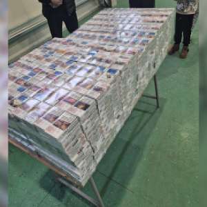 1.680 pachete cu țigări ascunse în bagaje şi în plafonul unui autoturism, descoperite  la PTF Siret