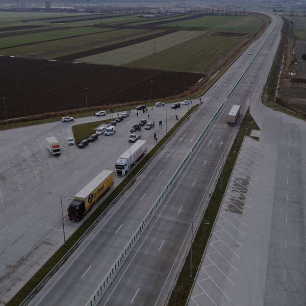 Patru cetățeni sirieni depistați fără documente de călătorie de polițiștii de frontieră din Giurgiu