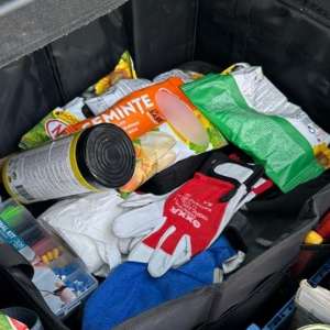 Ţigări de contrabandă, disimulate în trusa de scule