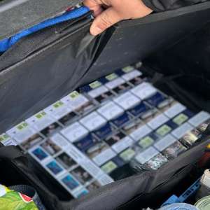Ţigări de contrabandă, disimulate în trusa de scule