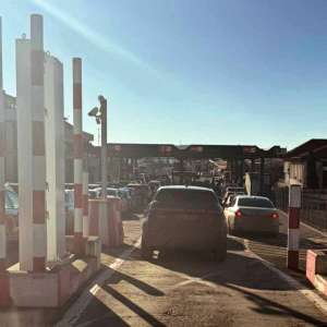 Băcăuan la volanul unui autoturism, deși dreptul acestuia de a conduce era suspendat