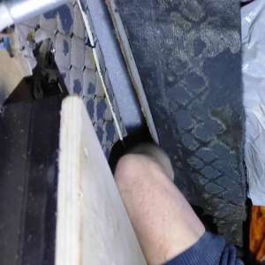 Aproximativ 17.000 de țigarete ascunse, descoperite de polițiștii de frontieră din estul și sudul țării