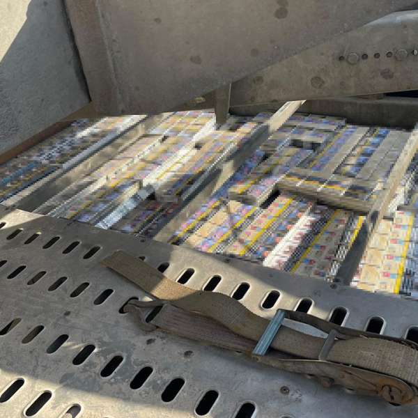 54.800 de țigarete descoperite în două vehicule, în apropierea frontierei cu Bulgaria