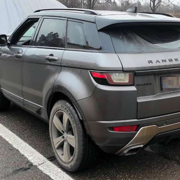 Land Rover Evoque furat din Italia, descoperit la Albița