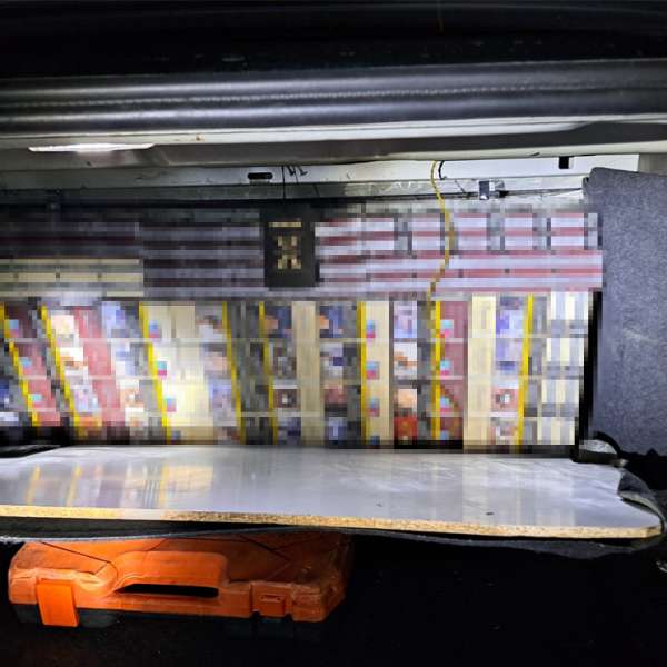 Peste 14.000 de țigarete ascunse într-un autoturism, descoperite în apropierea frontierei cu Bulgaria