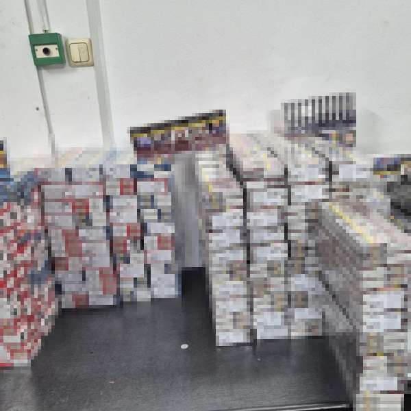 Peste 13.000 țigarete ,ascunse în bagaje, descoperite de polițiștii din cadrul Sectorului Poliției de Frontieră Calafat