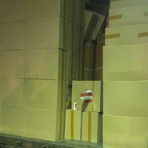 Zeci de mii de pachete cu țigări, în valoare de peste 1,3 milioane lei, descoperite ascunse într-un camion încărcat cu varză