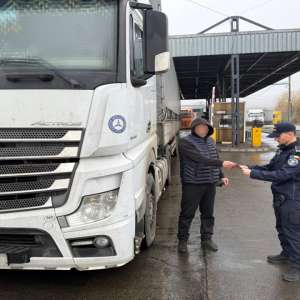 Camion radiat din circulație, descoperit în PTF Albiţa
