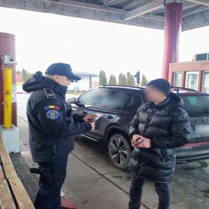 A plătit 7.800 de euro și s-a ales cu dosar penal