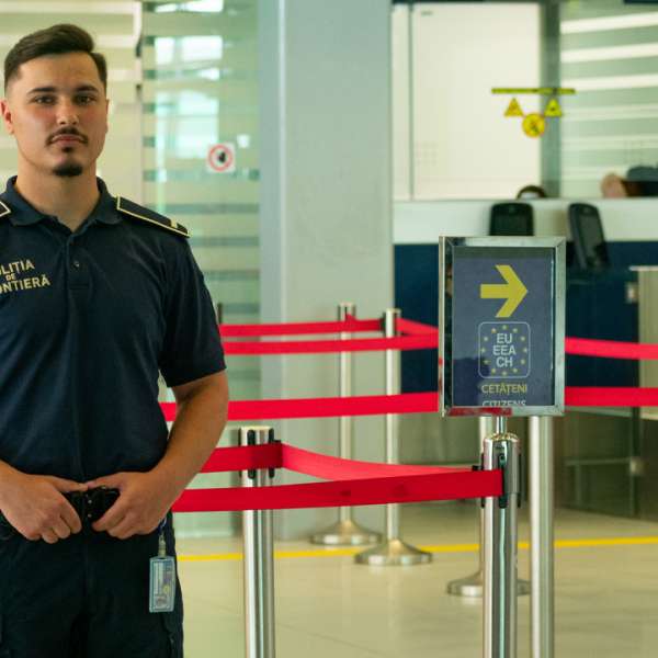 Zece luni de la aderarea României la spațiul Schengen cu frontiera aeriană și maritimă. Multiple nereguli depistate de polițiștii de frontieră