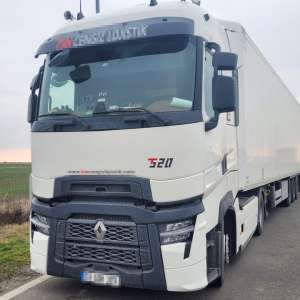 Cetățeni sirieni depistați ascunși în cabina unui camion încărcat cu mandarine de polițiștii de frontieră doljeni
