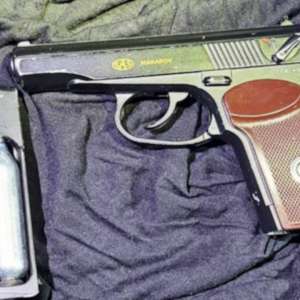 Armă neletală, fără documente justificative, descoperită la intrarea în țară