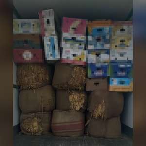 Peste o tonă de tutun vrac ascunsă într-un microbuz