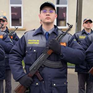 O serie nouă de elevi a depus jurământul militar la Şcoala \