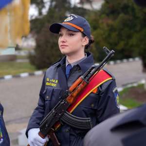 O serie nouă de elevi a depus jurământul militar la Şcoala \