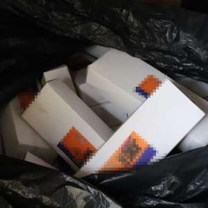 Arme, muniţie și țigări descoperite de poliţiştii de frontieră în urma unor percheziţii domiciliare