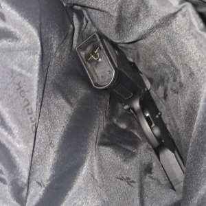 Armă neletală, fără documente justificative, descoperită la PTF Stânca