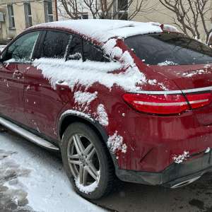 Două autoturisme de lux în valoare totală de peste 90.000 de euro, căutate de autoritățile din Suedia, descoperite de poliţiştii de frontieră constănțeni