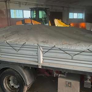 Patru persoane prinse în flagrant de polițiștii de frontieră în timp ce sustrăgeau cereale dintr-o magazie a unei societăți comerciale