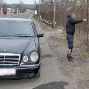 Cetățeni moldoveni reținuți pentru săvârșirea infracțiunii de trafic de migranți