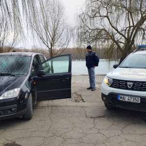 Autoturism neînmatriculat descoperit în trafic de către polițiștii de frontieră brăileni