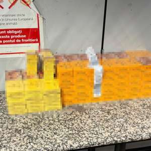 Ţigări şi tutun nedeclarate, descoperite în posesia a trei cetățeni, în cadrul Aeroportului Internațional Otopeni