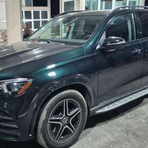 Două autoturisme în valoare de aproximativ 74.000 euro aflate în atenţia autorităţilor din străinătate, descoperite de poliţiştii de frontieră