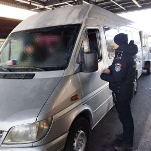 Cetățean R. Moldova depistat conducând un ansamblu rutier, fără drept