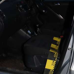 Soț și soție prinși cu mașina plină cu ţigări