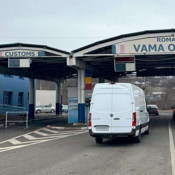 Autoturism radiat din circulație, descoperit la trecerea frontierei