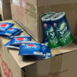 Sute de plicuri conținând jeleuri susceptibile a fi contrafăcute, în valoare de 2.600.000 lei, descoperite de polițiștii de frontieră constănțeni