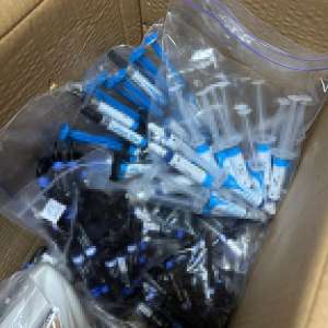 1.000 de fiole, suspectibile a fi substanțe dopante de risc, descoperite în bagajele unui ucrainean, în PTF Halmeu