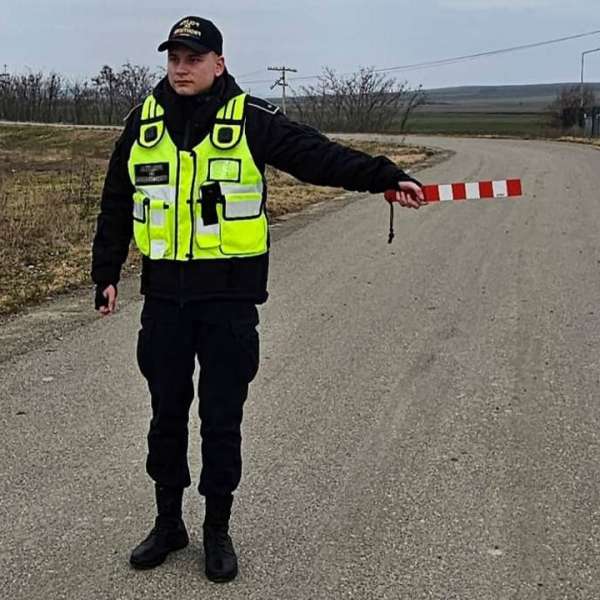 Minor descoperit în trafic conducând un moped neînregistrat