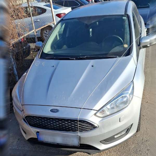 Autoturism căutat de către autorităţi, descoperit şi indisponibilizat la frontieră