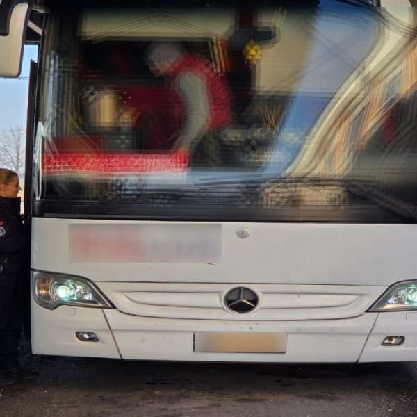 Permis de conducere similar celor emise de R.Moldova, fals, descoperit la controlul de frontieră
