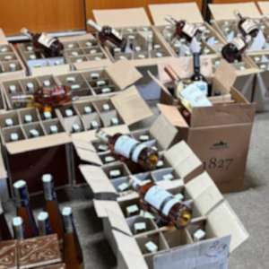 Băuturi alcoolice şi ţigarete confiscate la controlul de frontieră