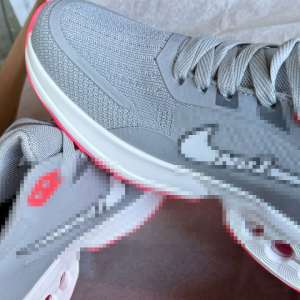 Mii de produse susceptibile a fi contrafăcute, în valoare de aproximativ 3.8 milioane lei, descoperite de polițiștii de frontieră constănțeni