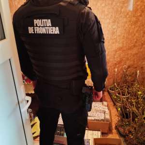 Țigări în valoare de peste 12.300 de lei descoperite de poliţiştii de frontieră  în urma unor percheziţii domiciliare