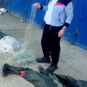 La pescuit comercial fără a deține autorizațiile necesare