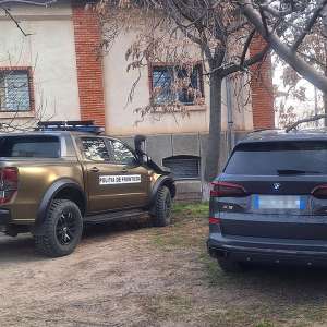 Autoturism de lux furat din Italia, descoperit la Albița
