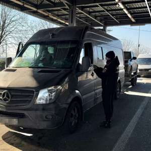 Cetățean R. Moldova depistat conducând un ansamblu rutier, fără drept de circulație