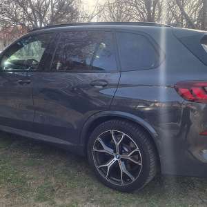 Autoturism de lux furat din Italia, descoperit la Albița