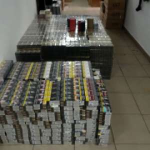 Cetățean turc arestat preventiv pentru că a încercat să introducă ilegal în țară aproximativ 200.000 de țigarete și 545 de flacoane de parfum