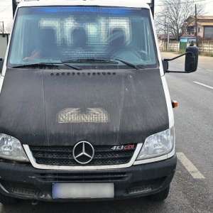 Cetățean român depistat conducând un ansamblu rutier înmatriculat în România, fără drept de circulație