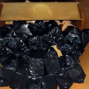 Cisternă plină cu ţigări de contrabandă, depistată de poliţiştii de frontieră